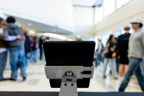 Quelles sont les meilleures pratiques pour la gestion de la configuration des applications multi-tenant?