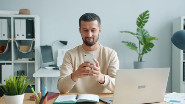 Comment configurer une alerte de rappel de facturation des abonnements numériques sur un iPhone 12?