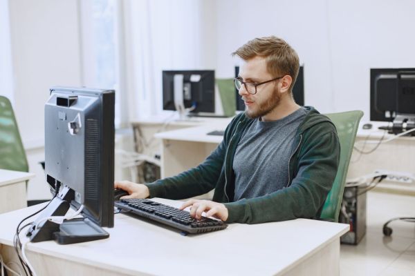 Comment utiliser les techniques de clustering pour l'analyse des données comportementales des utilisateurs?
