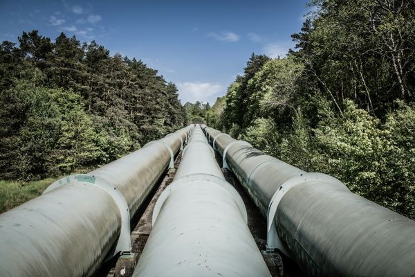 Quelles sont les étapes pour implémenter un pipeline de CI/CD sécurisé?